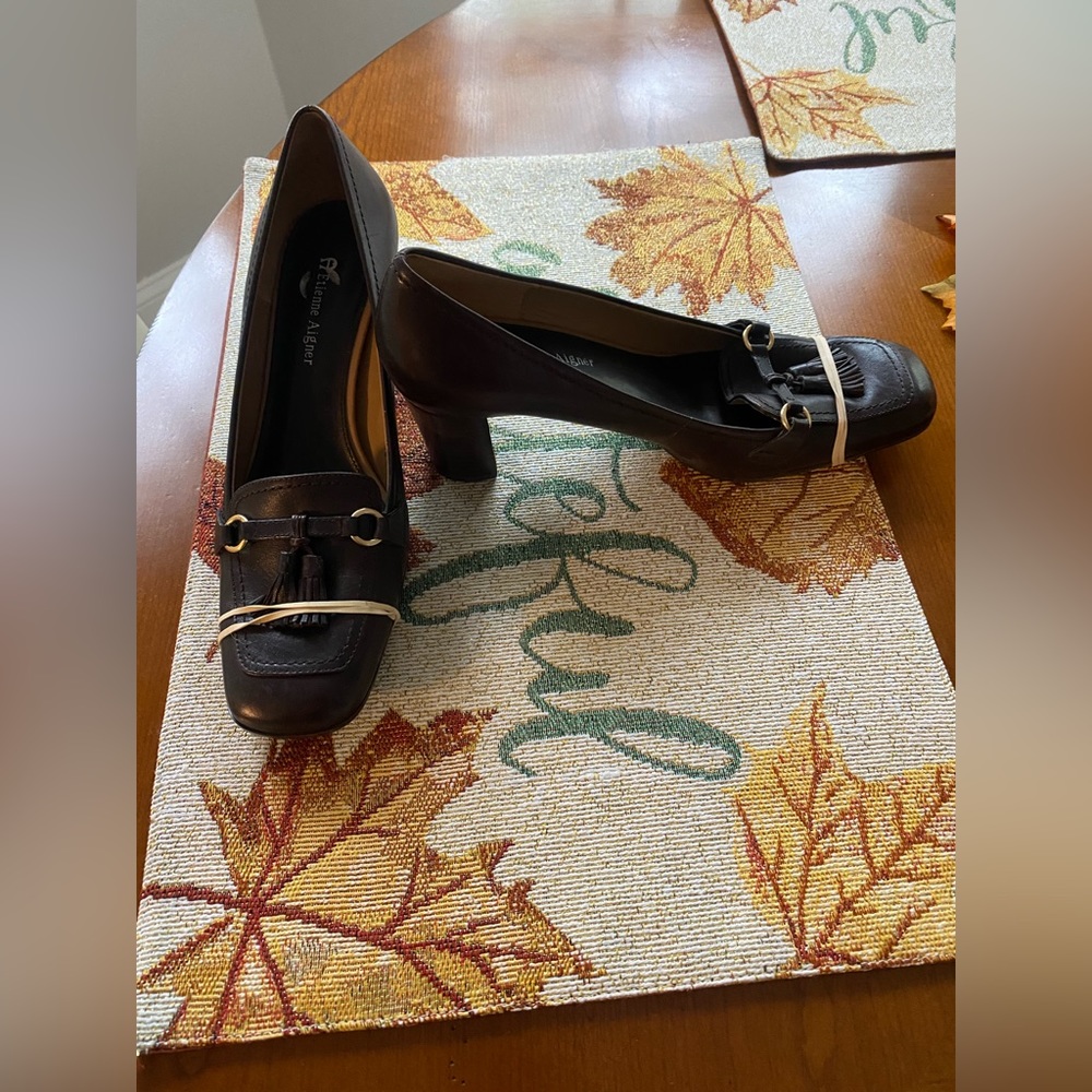 Etienne aigner heels